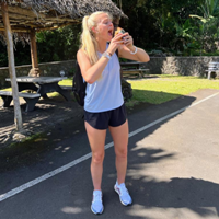 A traveller enjoy meals from a local shop during the Maui Fantastic Tours tour 