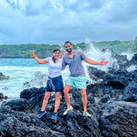 Travellers of MAui Fantastic Tour during the tour